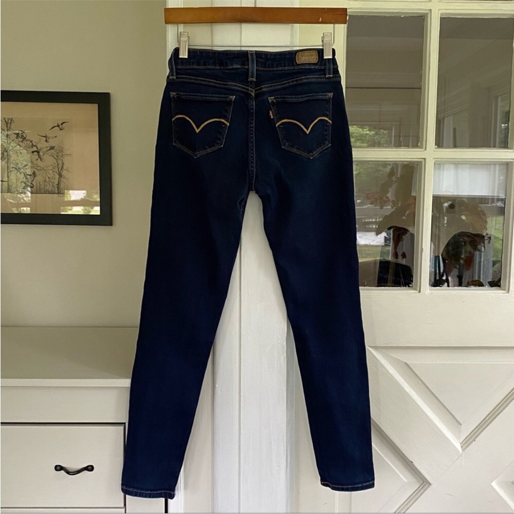 Levi's Jeans - Picture 2 of 13